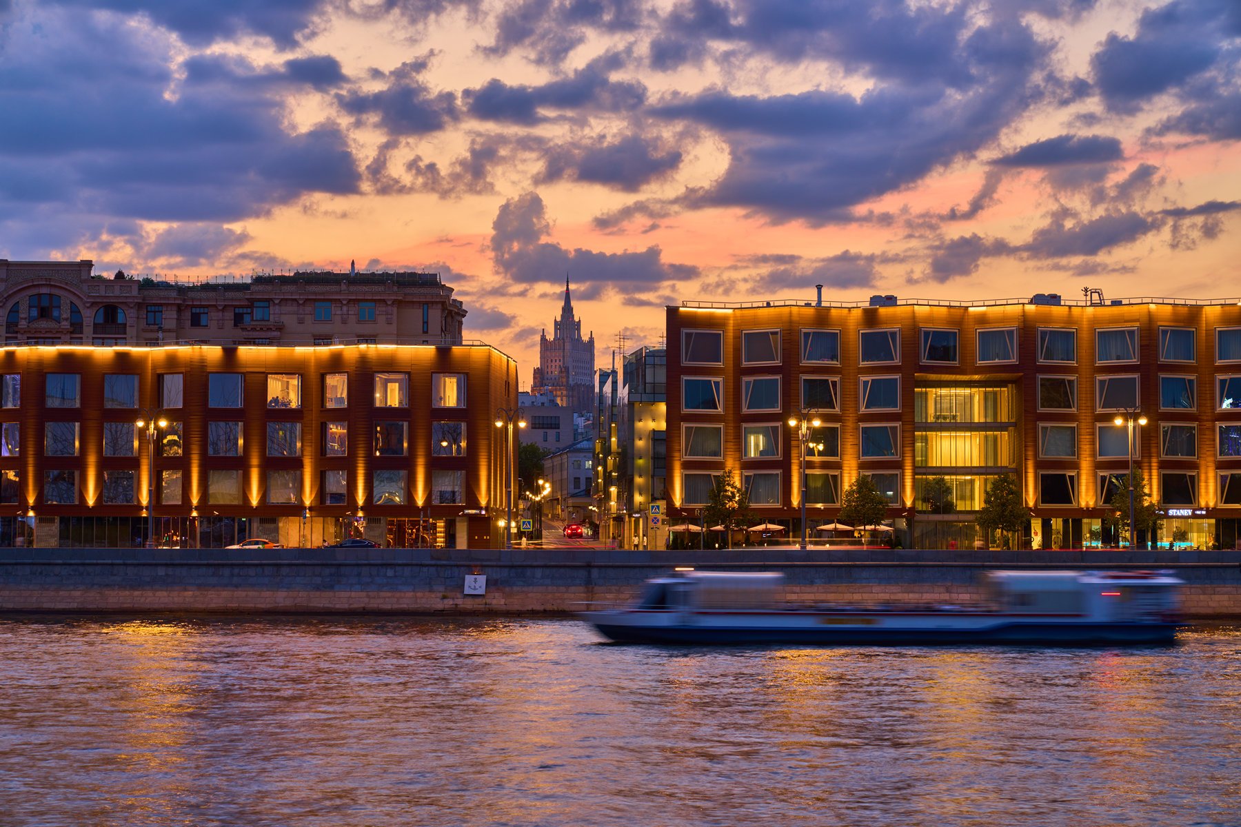 Пречистенская набережная